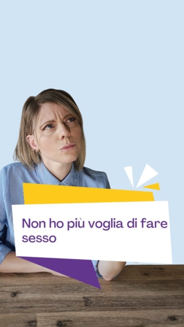 “Perché non ho più voglia?”
Spesso la domanda non fa paura per il calo in sé, ma per quello che iniziamo a pensarci sopra. ❓
Frustrazione.
Confusione.
Paura che significhi qualcosa di irreparabile.
Ma il desiderio non è un interruttore.
È un ritmo.  E risponde al contesto: stress, stanchezza, cambiamenti del corpo, fasi della relazione, aspettative interiorizzate su come “dovrebbe essere”.
Non sempre è assenza di attrazione.
Non sempre è la fine dell’amore.
A volte è un cambiamento che chiede di essere compreso.
Quando ciò che accade non viene capito, viene interpretato.
E le interpretazioni, spesso, fanno più male della realtà.
Ho scritto una guida gratuita 📒 per aiutarti a riflettere:
“È normale che a volte non mi venga voglia?”
La trovi nel link in bio. ✨
#sessualitàconsapevole #desiderio #intimità #relazionedicoppia
